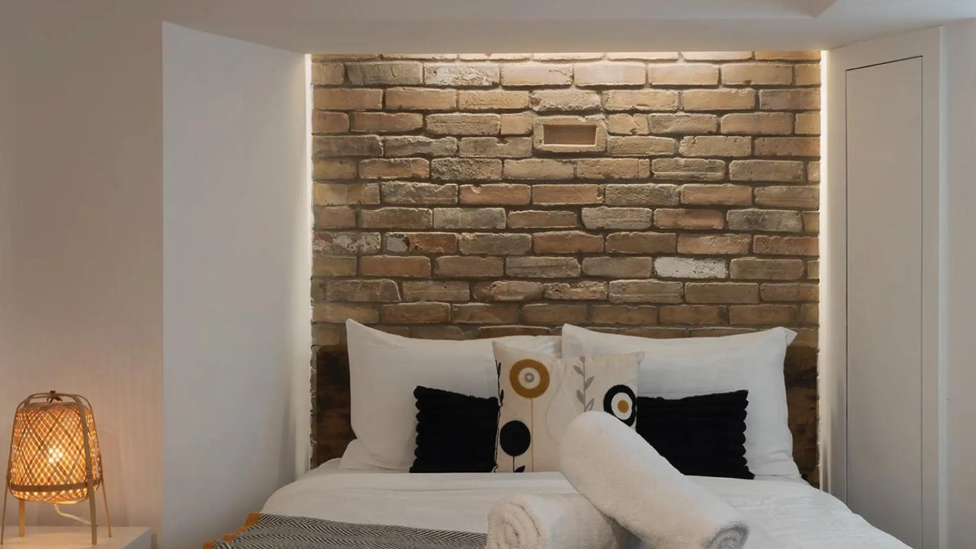 Chaplin Crescent Apartment Toronto Canada